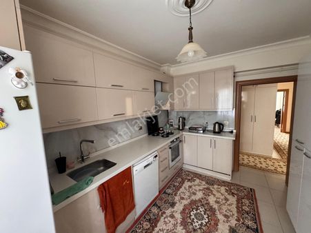 Vatan'da 23nisanda Cadde Yakını Asansörlü Lüx Yapı 3+1 Geniş M2