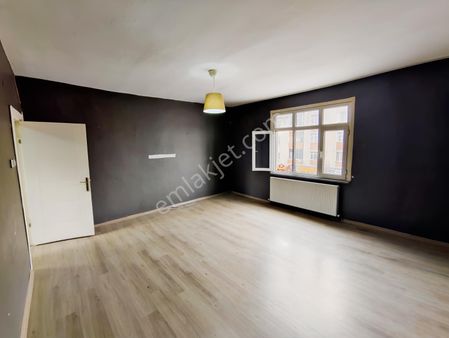 Köprü Emlaktan Y.emre Mh. Ademyavuz Cd. Arakat 1+1 Kiralık Daire