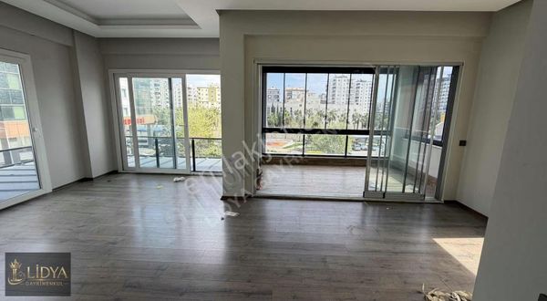 Erdemli Belediyesi Karşısı Kiralık 2+1 Ofis