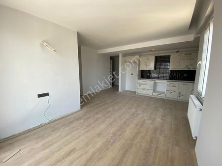 Tece Deniz Mah.de Havuzlu,iskanlı,denize Yürüme Mesafesinde 3+1