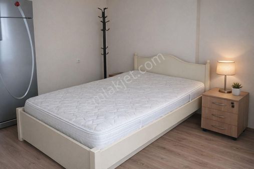 Merkezde Teknosa Civarı 1+1 Eşyalı