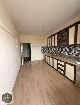 Bmk'dan Kumluca Merkezde 3+1 Cadde Üzeri Kiralık Daire
