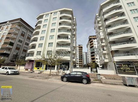 Atakent'te Cadde Üstü Arakat 3+1