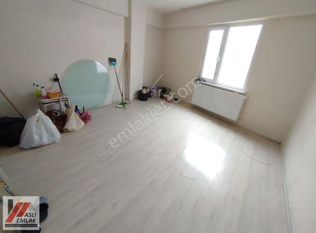 Aslı Emlak'tan Zübeyde Hanım Mah 2+1 Kat 1