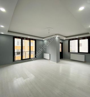 Pusula Yapı'dan Cadde Üzerinde Kiralık4+1 Üst Dubleks!!!