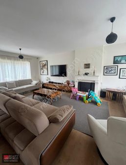 Uskumruköy Arıköy'de Büyük Bahçeli Kiralık Villa