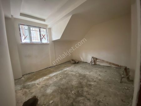 Avrupa Emlak Tan Esenler Nine Hatun Mh 85m²2+1 Bahçe Kat,yeni Bina,tek Daire Üzerine,arkadan Bahçeli