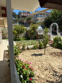 Kuşadası Kadınlar Denizinde Geniş Bahçeli Villa