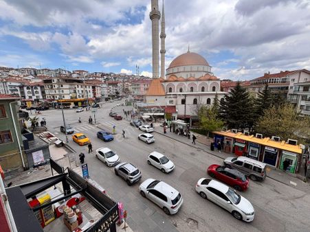 Şentepe Muradiye Camii Karşısı 4+1 Yapılı Geniş Kiralık Daire***