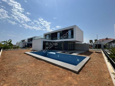 Gazimağusa Tuzla Bölgesinde Vergileri Ödenmiş Lüks Villa
