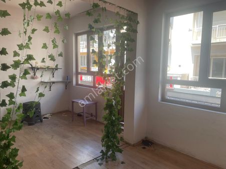 Milas Kadıağa Caddesinde, Ofise Uygun, Kiralık 1+1 Daire