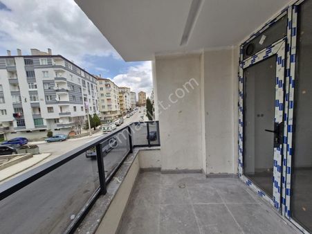 Lozanevler Civarında Asansörlü Kapalı Otoparklı Sıfır Daireler