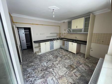 Merkezi Konumda Güney Cephe Kombili 3+1 Temiz Daire