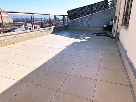 Yenimahalle Merkez Kordonboyu,ragıp Tüzün Cadde Yakını 6+1 Dublx