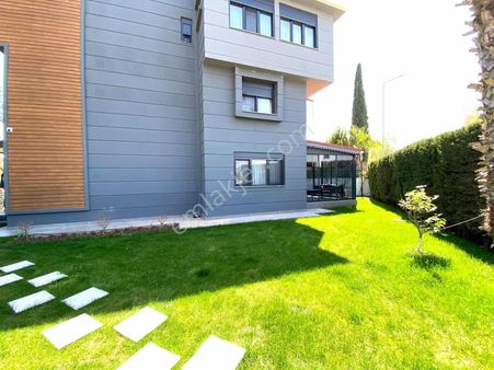 Belek ' Te Müstakil Bahçeli Eşyalı Kiralık Villa