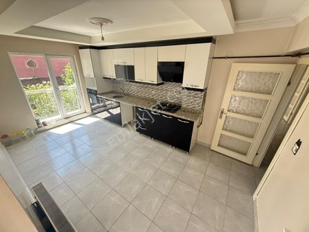 Es-astan Mareşalde Genç Binada Masrafsız Satılık Daire