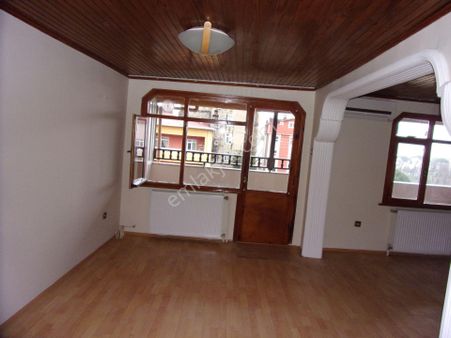 Sarıyer Kireçburnunda 1+1 100 Metrekare Bakımlı Kiralık Daire