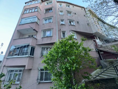 Gaziosmanpaşa Merkez 100m² 2+1 Çift Balkonlu, Çift Cephe, Arakat