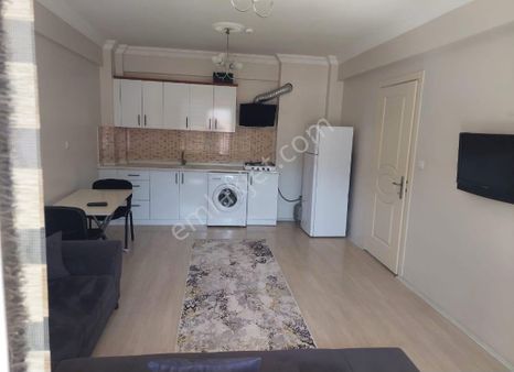 Akçay Emlak'tan Akşehir Çarşı Merkezde Eşyalı Tüm Faturalar Dahil Kiralık 1+1 Daire