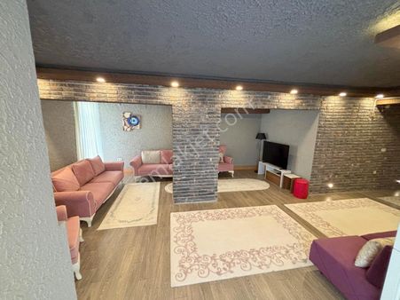 İlk-ev'den Mobilyalı Bakımlı 2+1 Bağımsız Girişi Olan Kombili