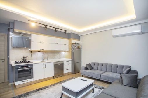 Küçükçiğlide Satılık 2+1 Doğalgazlı+balkonlu+asansörlü (serkan)