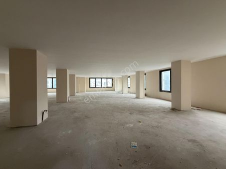 Maltepe Atatürk Cd Üzeri Prestijli Plaza Katı 300 M2 !