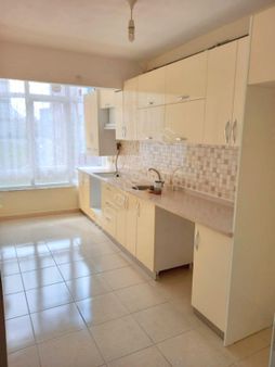 Ümraniye Elmalıkent'te Site İçerisinde 130 M 3+1 Arakat Daire