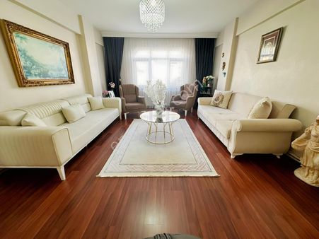 Şeref Emlak Yıldıztabya Cad Üzerinde Satılık Daire 5,500,000 Tl