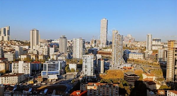 Şehrin Zirvesinde Eşsiz Manzaraya Sahip Satılık Dubleks Daire