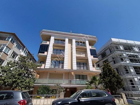 Bahçelievler Çalışlar Caddesine Yakın 220 M² Geniş 4+1 Satılık