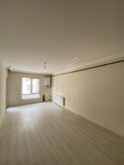 Vali Mithat Bey Mahallesinde Kiralık 1+1 Daire