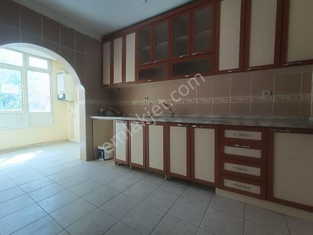 Sincan Malazgirt Mahallesinde 3+1 Kiralık Geniş Daire