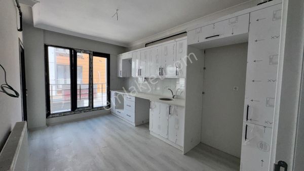 Atatürk Mahallesinde Kapalı Otoparklı Kiralık 3+1 Daire