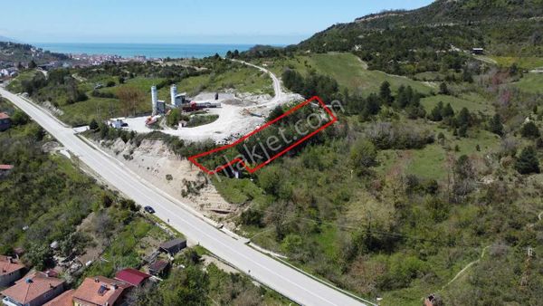 Türkan Emlaktan Kemerlide 922 M² Yatırımlık Arsa