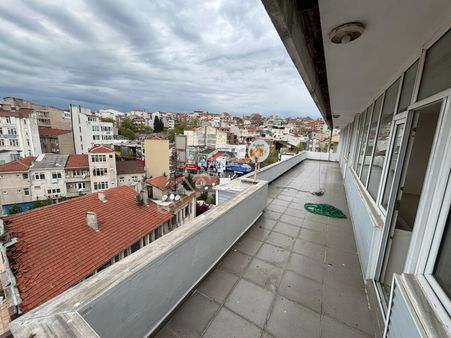 Çarşı Merkezde 2+1 Geniş Balkonlu Kiralık Daire