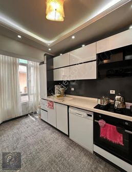 Akşemsettin'de Full Yapılı Cadde Üstü Ara Katta Satılık Daire!!!
