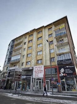 Yakamoz Gayrimenkulden Merkezi Konumda Satılık 3+1 Daire