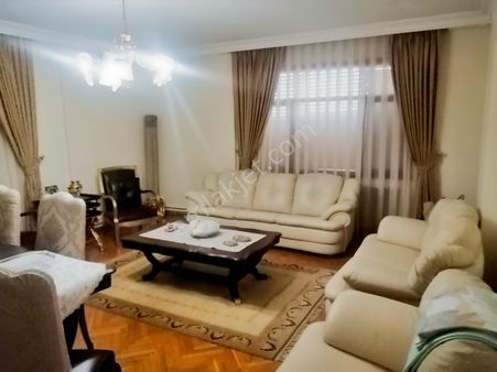 Bakırköyde Yücetarla Caddesin De Cadde Cepheli 280m2 6+2 Teraslı