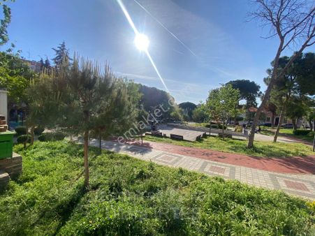 Özel Türk Koleji Yakını, Park Cepheli Ara Kat Satılık Daire