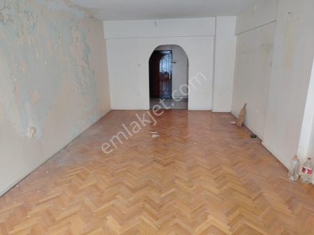 Demetevler Metrosuna Yakın Asansörlü Binada Bağımsız Salon Yapısız 3+1 Krediye Uygun Satılık Daire