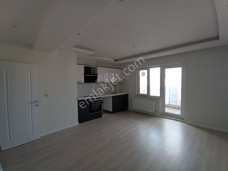 Çanakkale Esenler'de Site İçerisinde Arakat Sıfır 1+1 Kiralık Daire