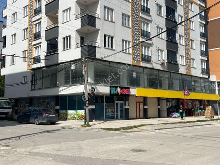 Remax Land'den Kızılpınar Cadde Üzeri Geniş Kiralık Mağaza