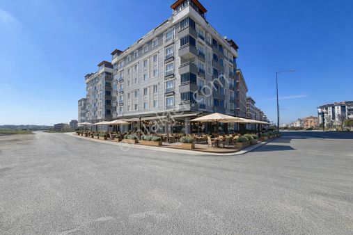 Remax Land'den Cengiz Topel Caddesinde Kiralık İşyeri