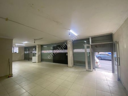 Gaziosmanpaşa Küçükköy Yolunda Kavaklıdere Sokakta /300m2 Kiralık Dükkan Bim Şok 101