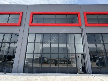 Biga Sanayi Sitesinde 170 M² Kapalı Alanlı Ve Geniş Ön Kullanım Alanlı (75m2) Dükkan
