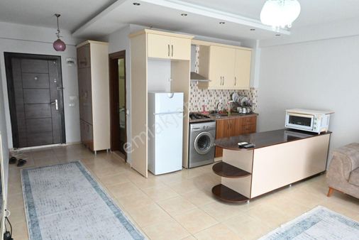 Üstünkent'ten Çiftlikköy'de Full Eşyalı Ferah Oturumlu 1+1 Daire