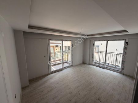 Acilll Konak Zafertepe Mah.de İzmirpark Avm Yakını 2+1 80m2 Ayrı Mutfak Arakat Asansörlü Sıfır Daire