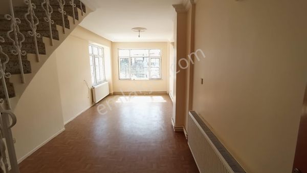 Ortaçeşme De Boyası Yapılmış Kiralık Düblex Daire
