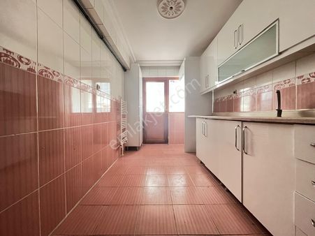Turan'dan Muradiye Camii Yakını & Çift Balkonlu 3+1 Kiralık Daire