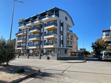 Köşe Parselde Sıfır Bınada Genış Balkonlu 1+1